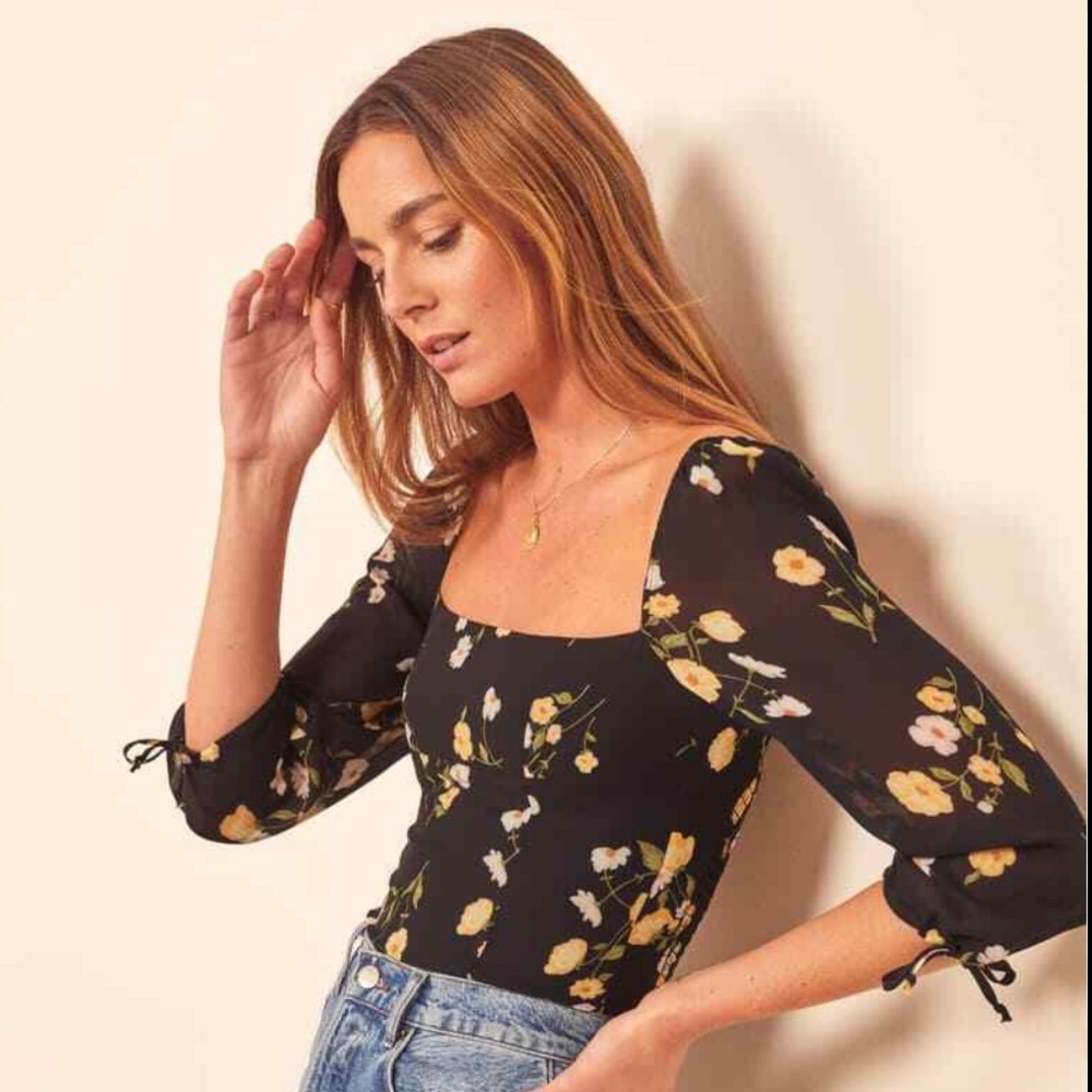 Reformation Grove top in black piazza size 4